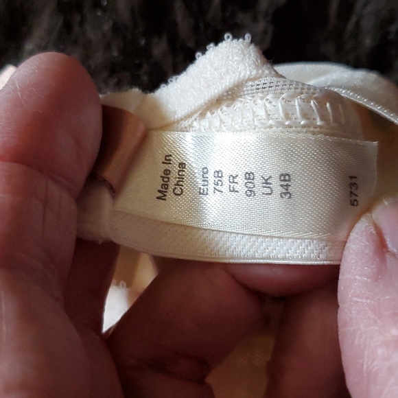 ✅ $10 ADD-ON ✅ Brand New Gossard Bra 34B Ivory Includes Pads Push ✅ $10 ADD-ON ✅ - Picture 9 of 10